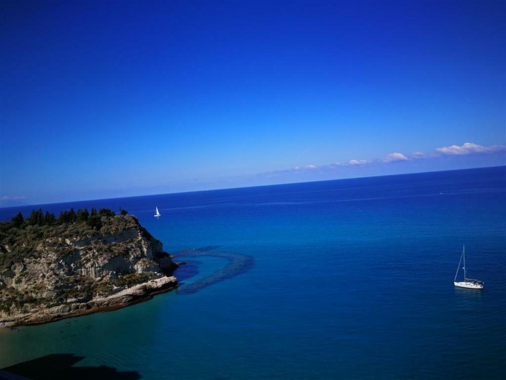 Isola Bella Sea-View Apartment Tropea Exterior photo