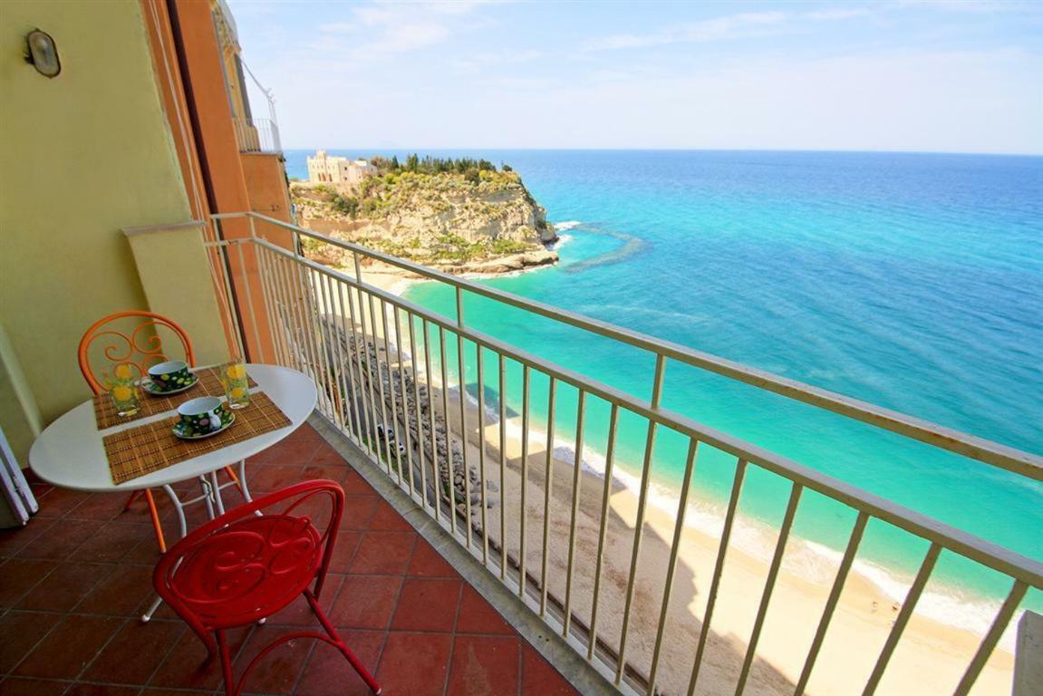 Isola Bella Sea-View Apartment Tropea Exterior photo